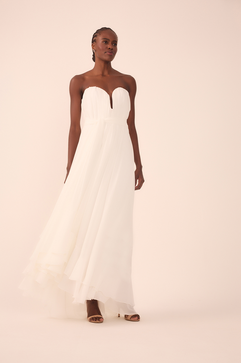 Off-White Chiffon Strapless Gown with Waist Tie ¨C Thati Amorim Collection