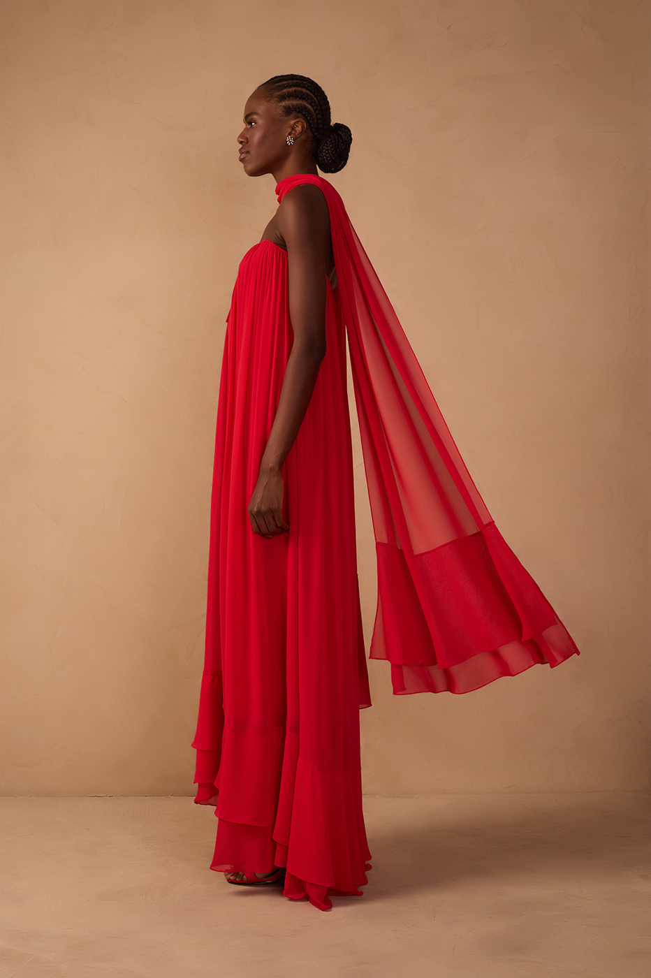 Sunset Red Chiffon Strapless Gown with Waist Tie ¨C Thati Amorim Collection