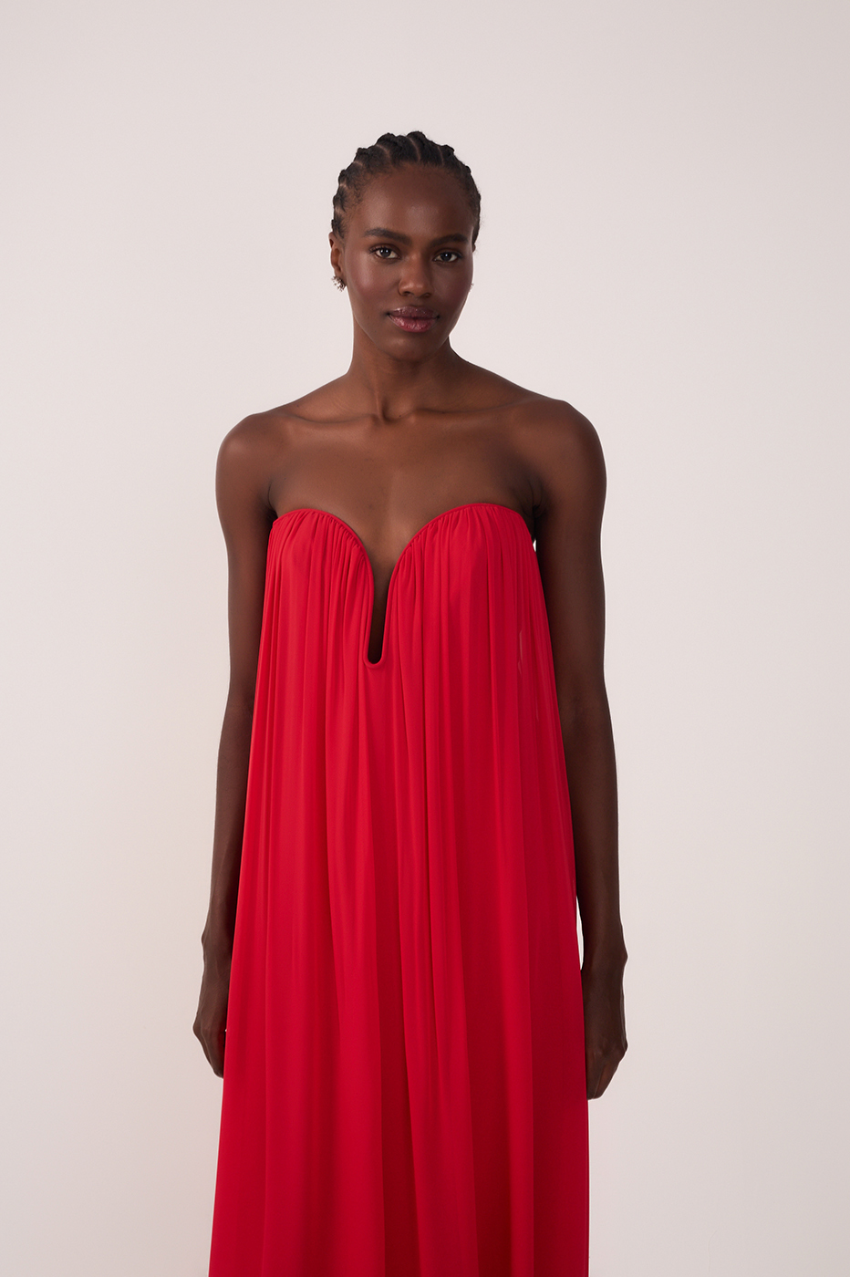 Sunset Red Chiffon Strapless Gown with Waist Tie ¨C Thati Amorim Collection