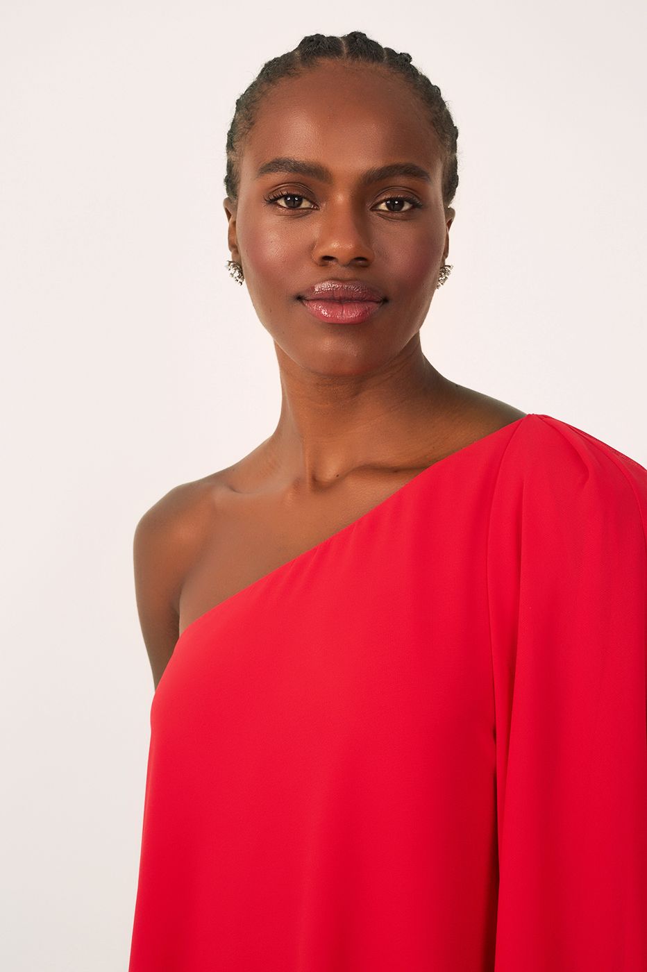Sunset Red Asymmetric One-Shoulder Chiffon Gown with Waist Tie ¨C Thati Amorim Collection