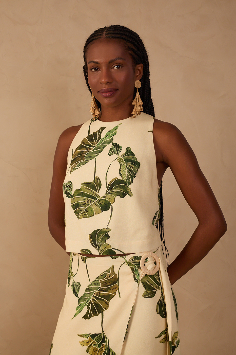 Beige Folhar Crew Neck Sleeveless Blouse