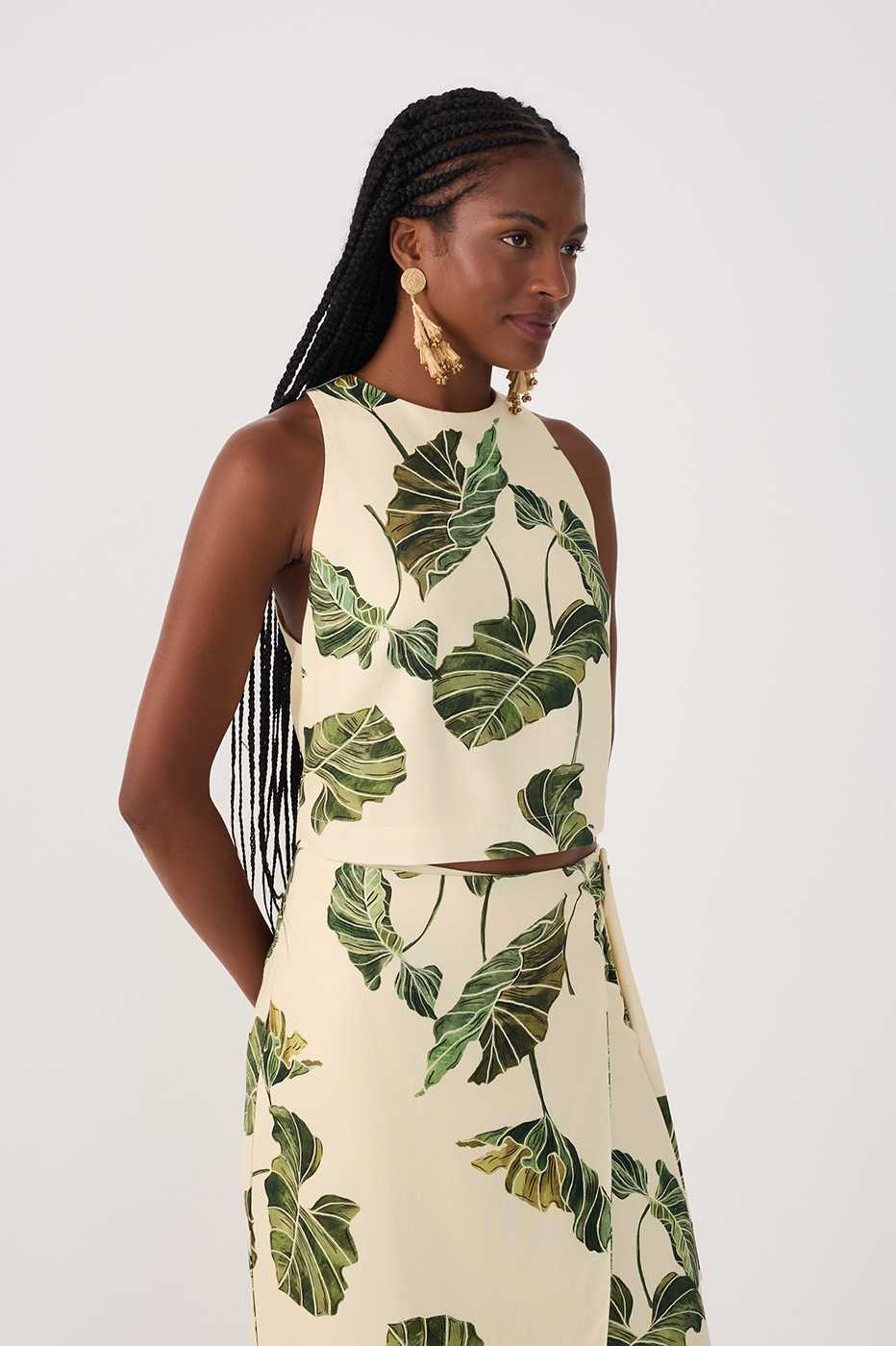 Beige Folhar Crew Neck Sleeveless Blouse