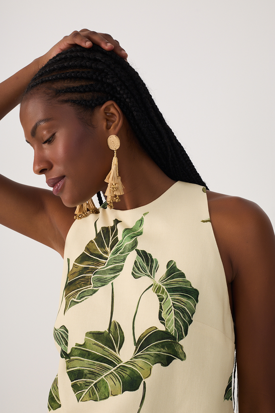 Beige Folhar Crew Neck Sleeveless Blouse