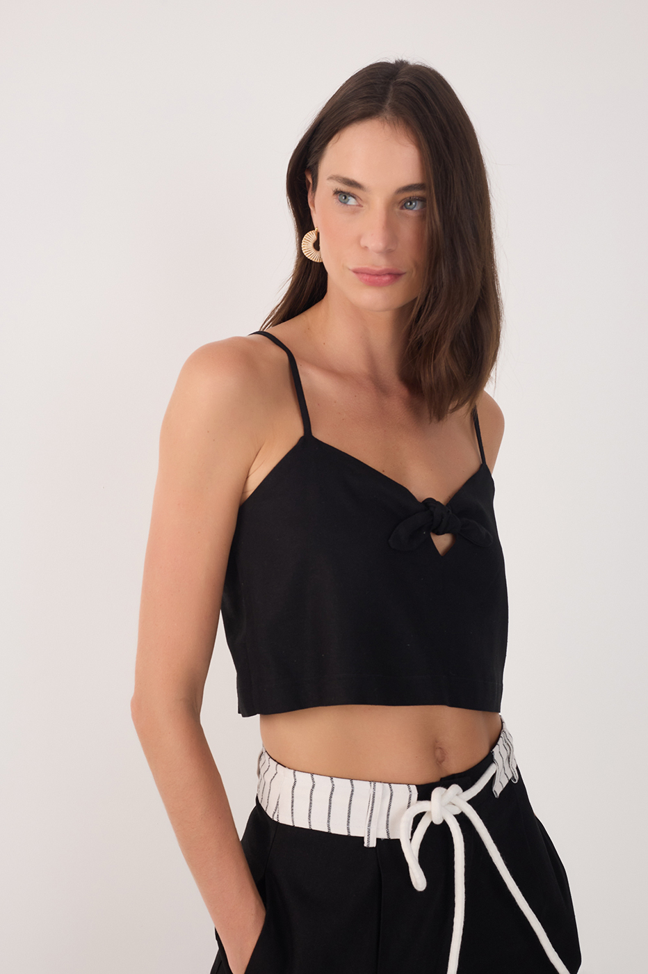 Black Front Knot Sleeveless Blouse