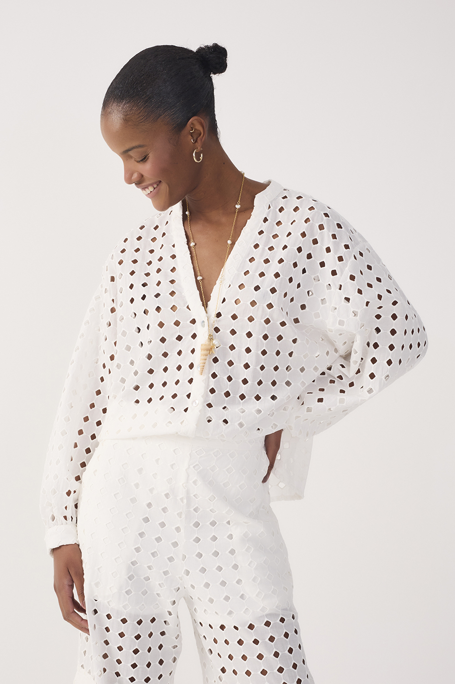 Off-White Lace V Neck Long Sleeve Shirt