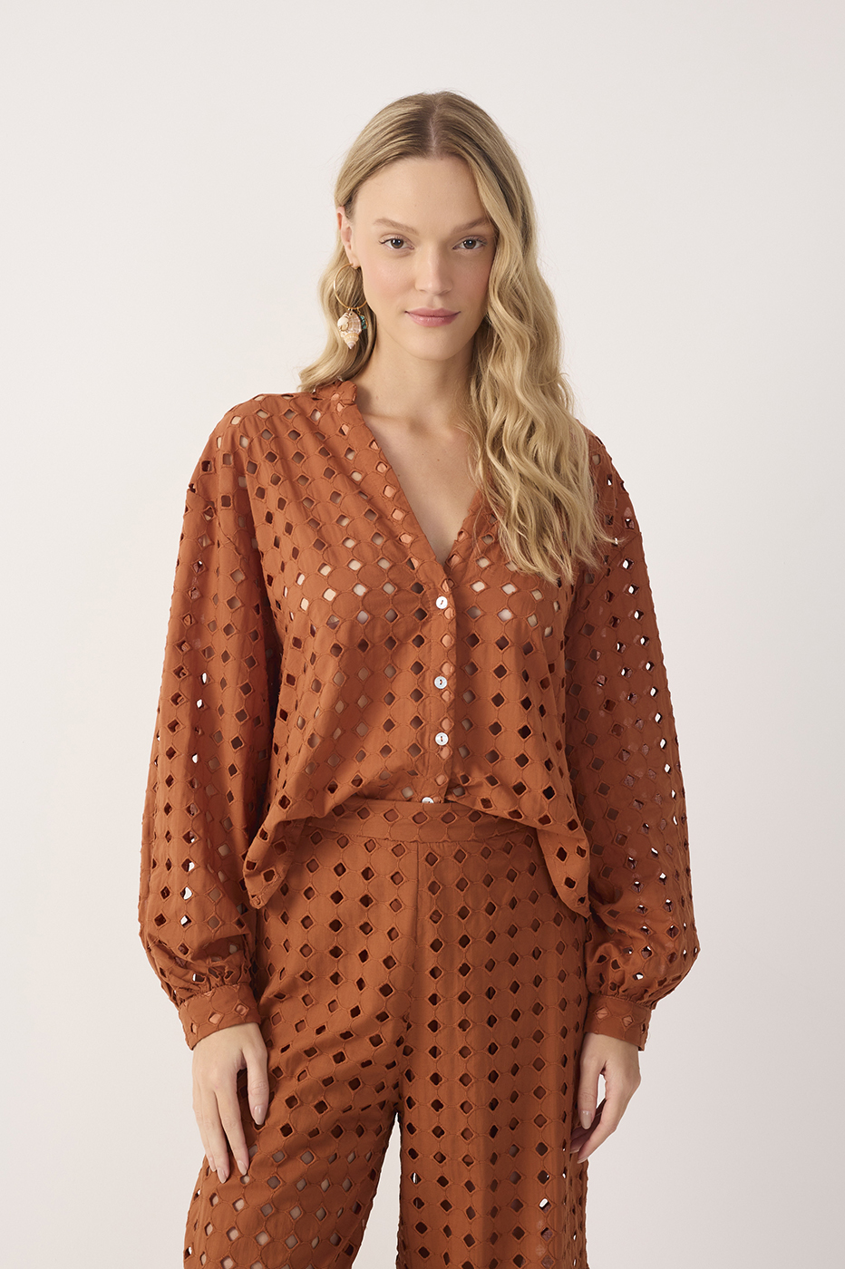 Brown Castanha Lace V Neck Long Sleeve Shirt
