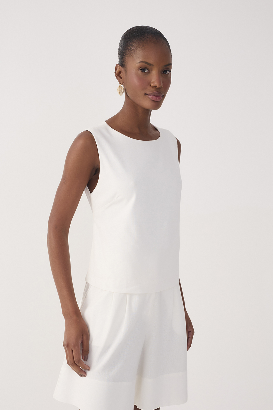 Off-White Open Back Ties Sleeveless Linen Blouse