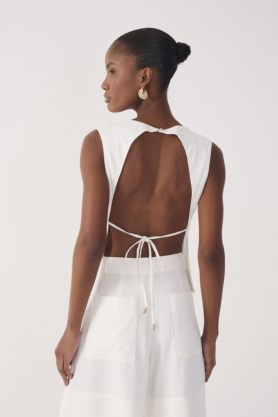 Off-White Open Back Ties Sleeveless Linen Blouse