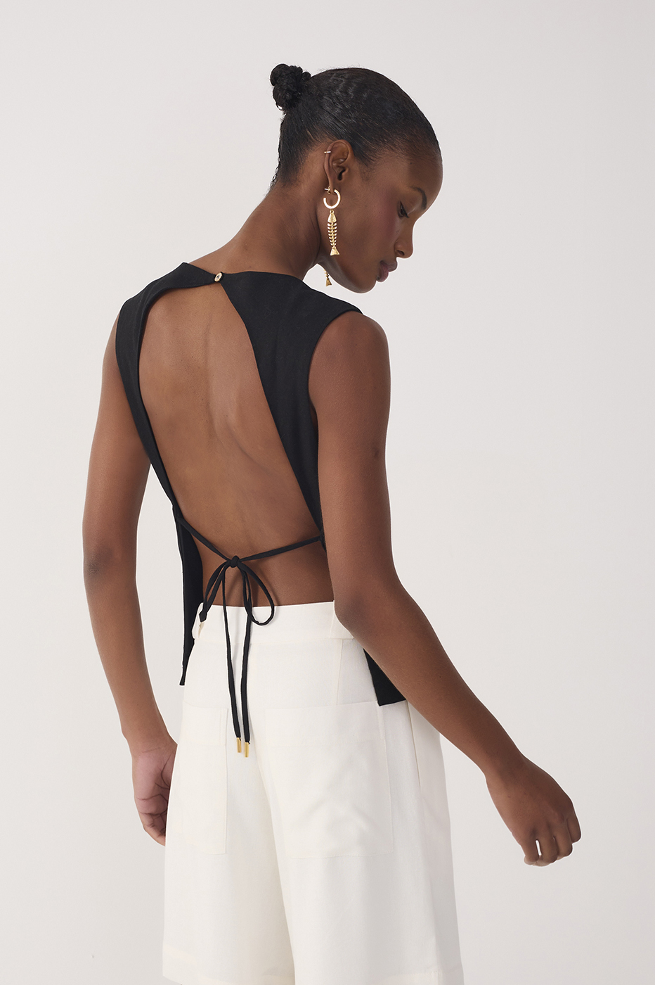 Black Open Back Ties Sleeveless Linen Blouse