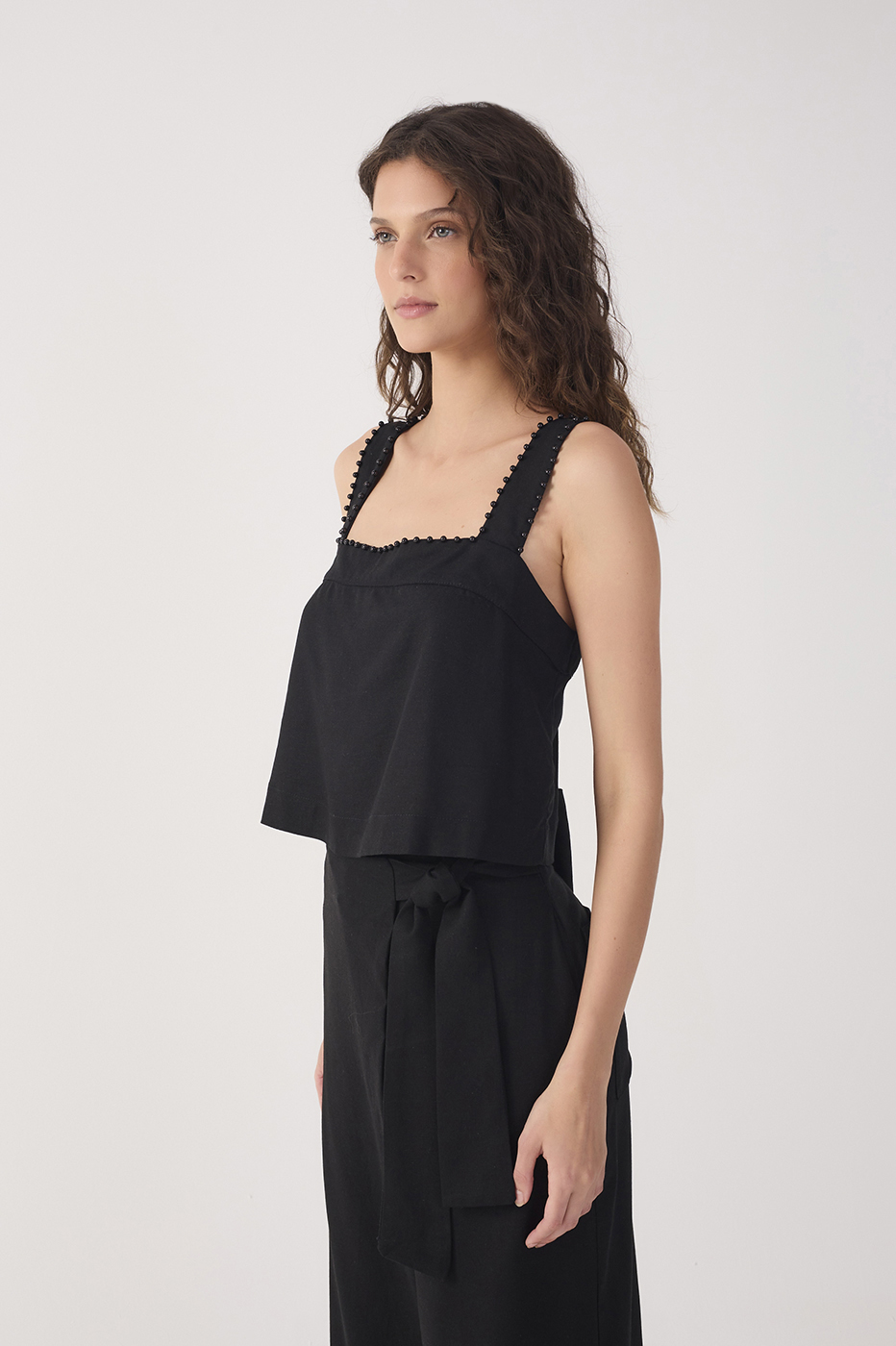 Black Sleeveless Beading Linen Blouse