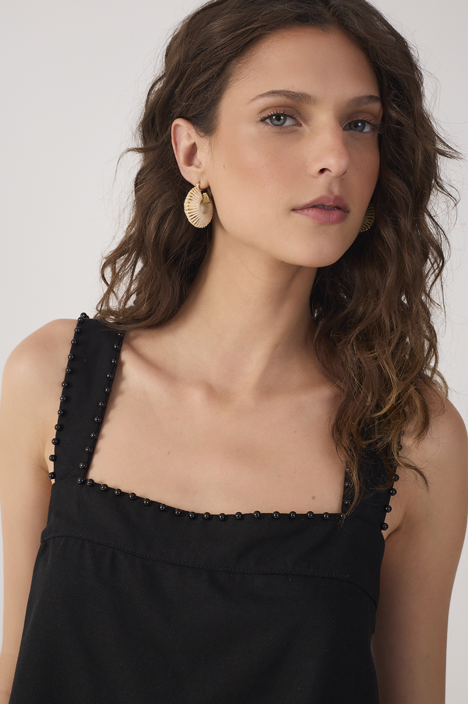 Black Sleeveless Beading Linen Blouse