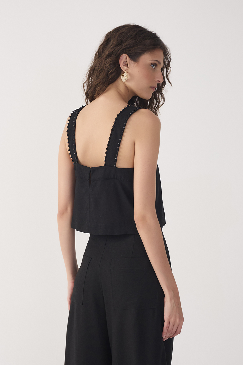 Black Sleeveless Beading Linen Blouse