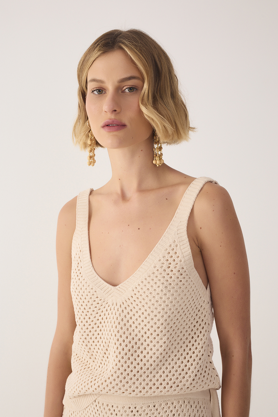 Beige V Neck Sleeveless Knit Blouse
