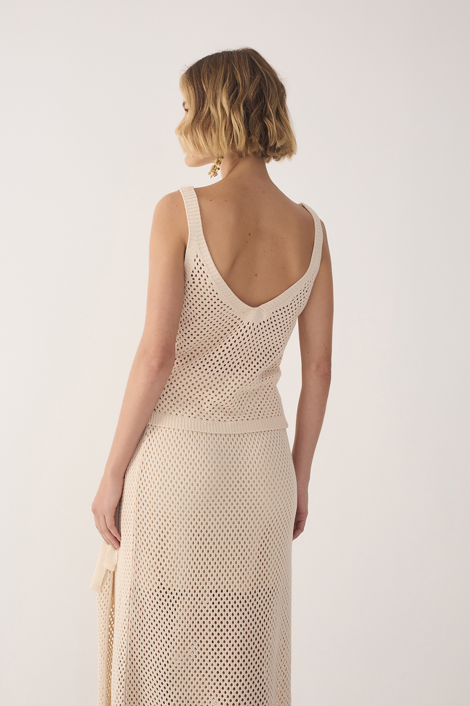 Beige V Neck Sleeveless Knit Blouse