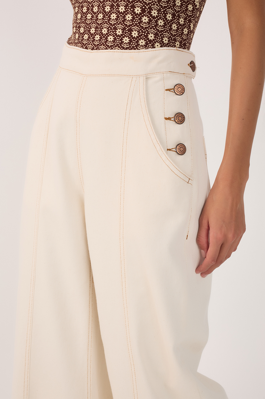 Off-White Buttoned Pockets Wide-Leg Pants