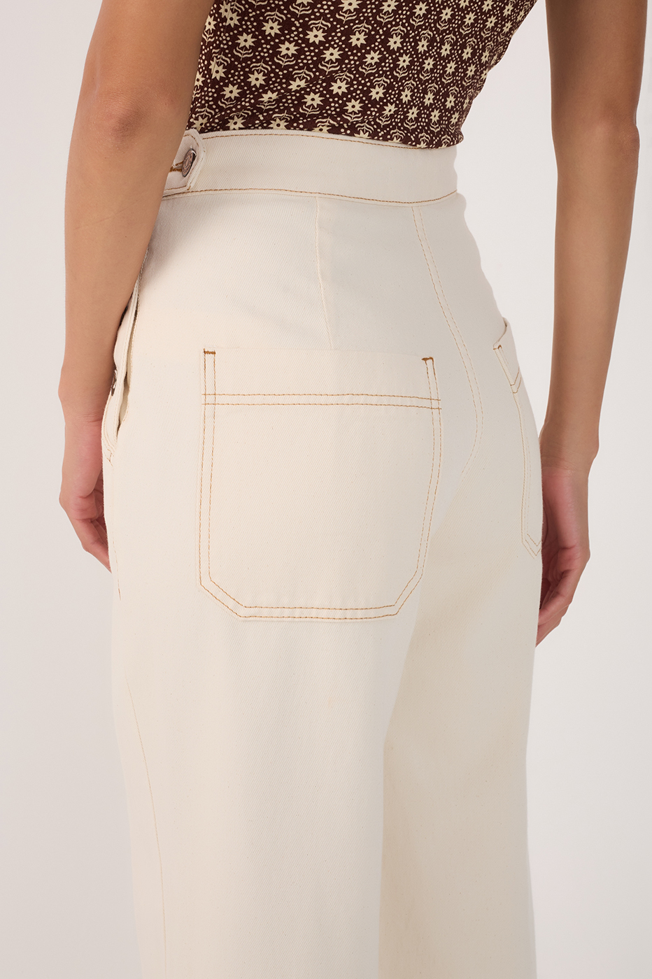 Off-White Buttoned Pockets Wide-Leg Pants