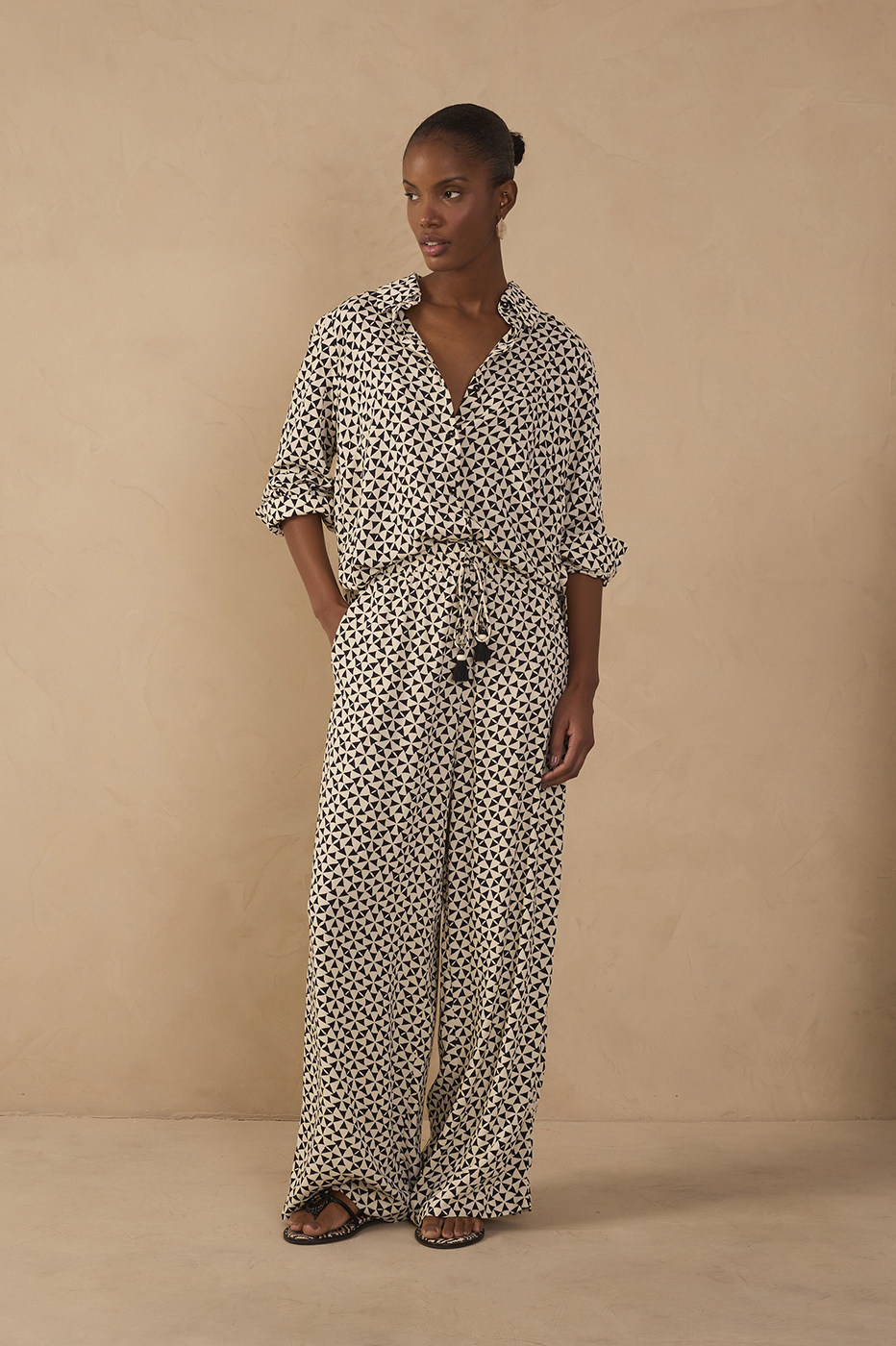 Off-White Vento Drawstring Pockets Wide-Leg Crepe Pants