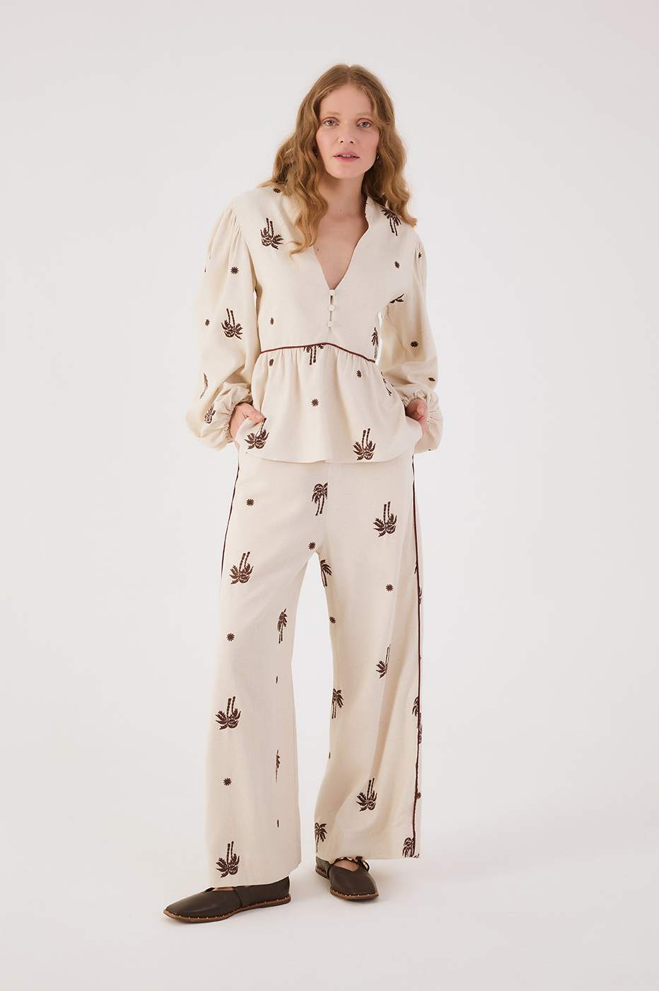Sol Rio Embroidered Cropped Pants
