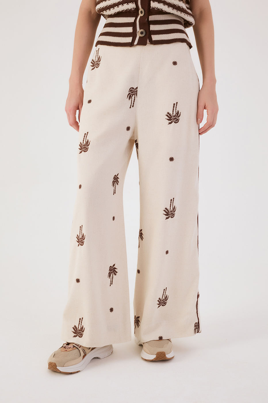 Sol Rio Embroidered Cropped Pants