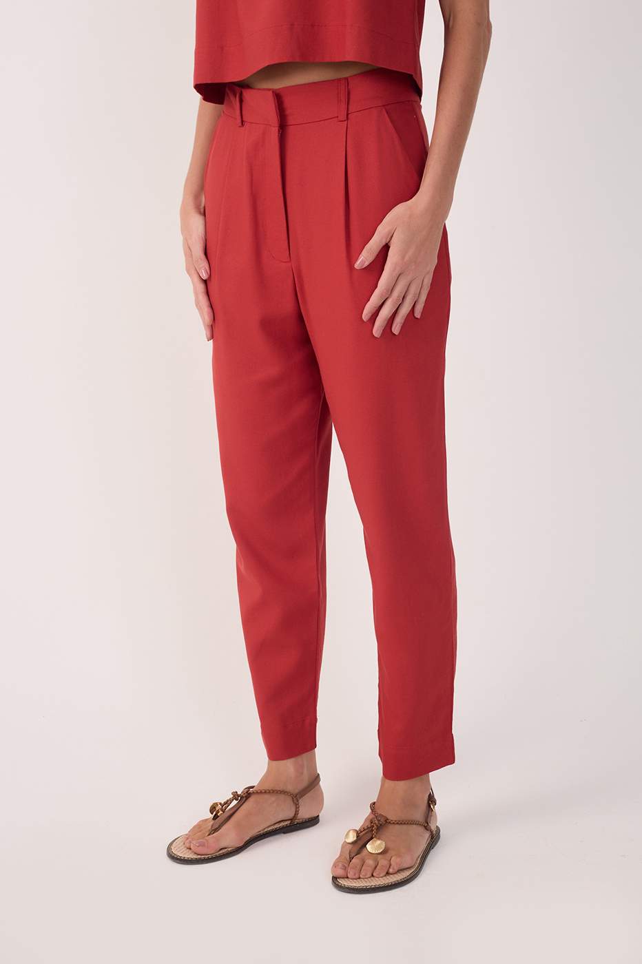 Red Side Pockets Linen Carrot Pants