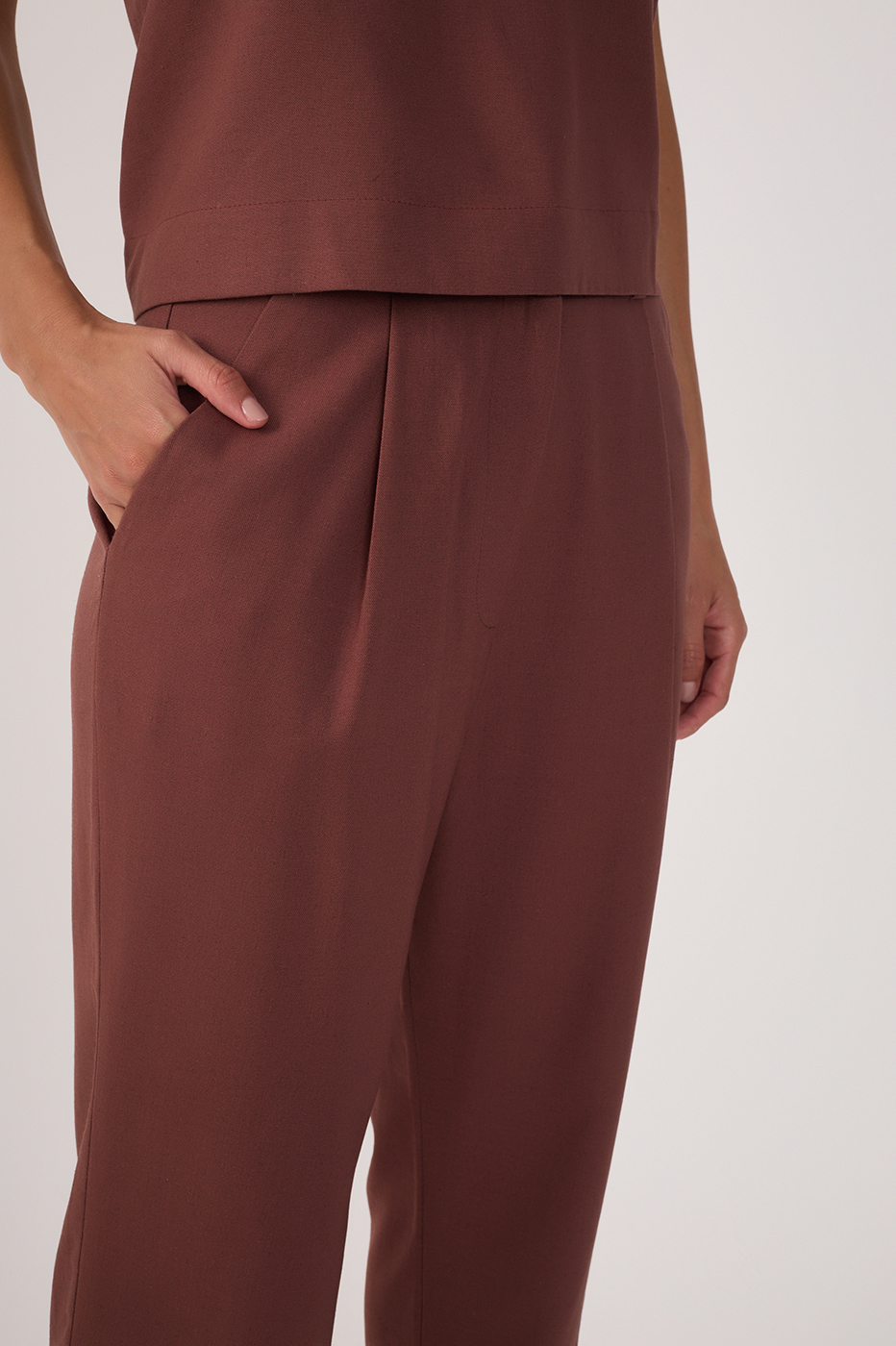 Brown Side Pockets Linen Carrot Pants