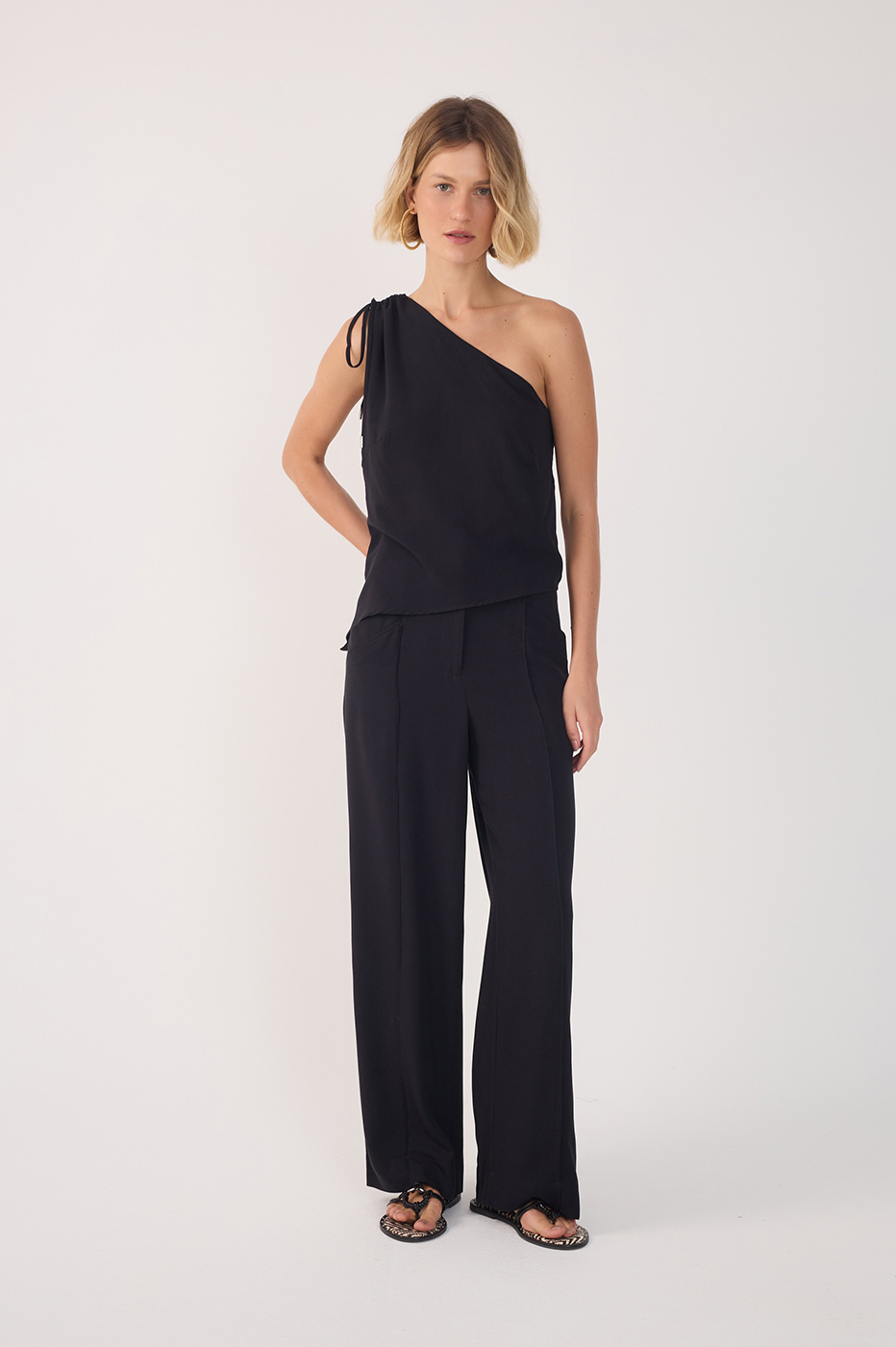 Black Asymmetric Pockets Pants