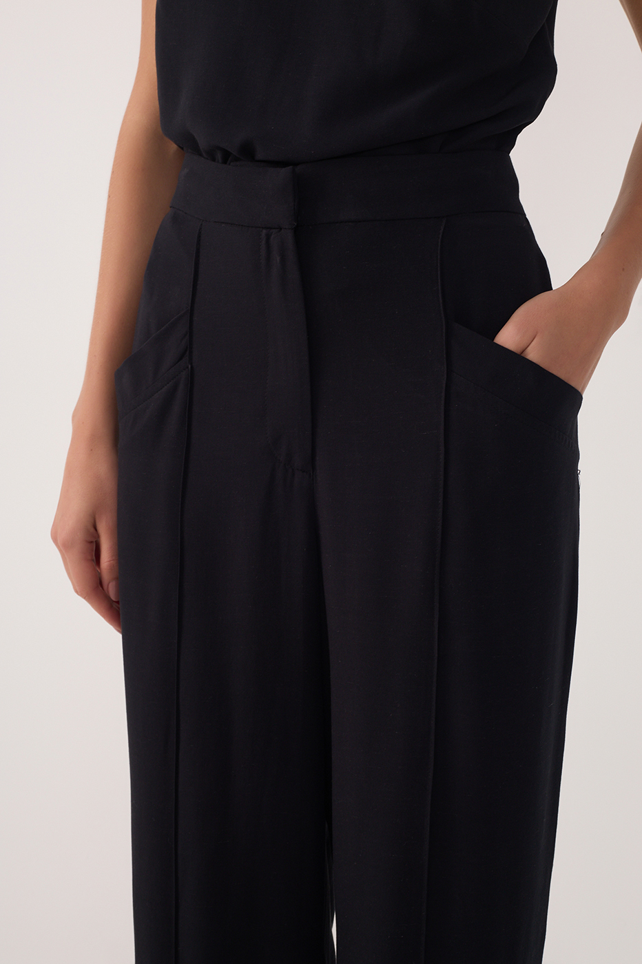 Black Asymmetric Pockets Pants
