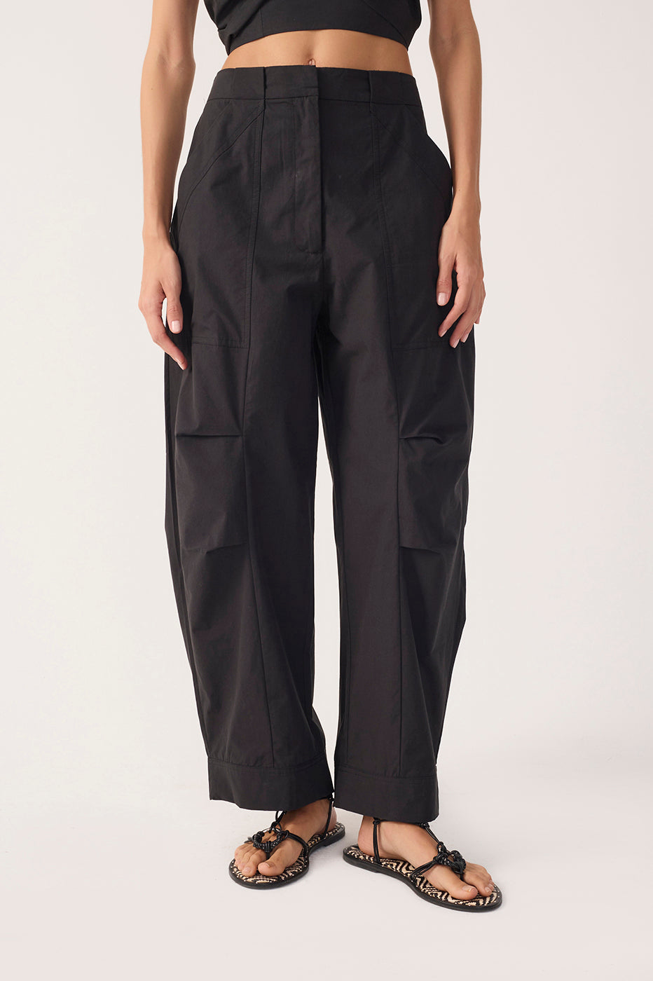 Black Topstitching Pleated Cotton Pants