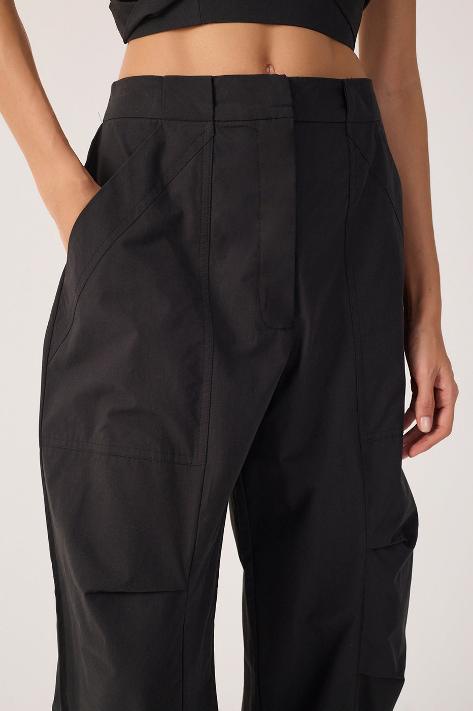 Black Topstitching Pleated Cotton Pants
