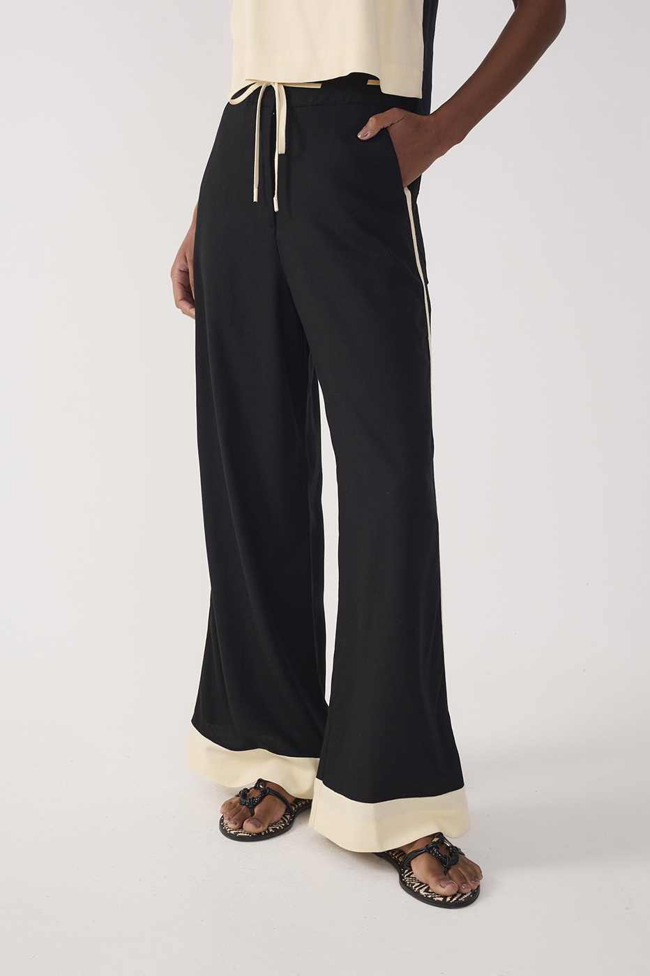 Black Drawstring Pockets Wide-Leg Linen Pants