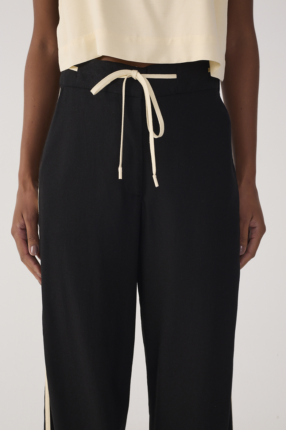 Black Drawstring Pockets Wide-Leg Linen Pants