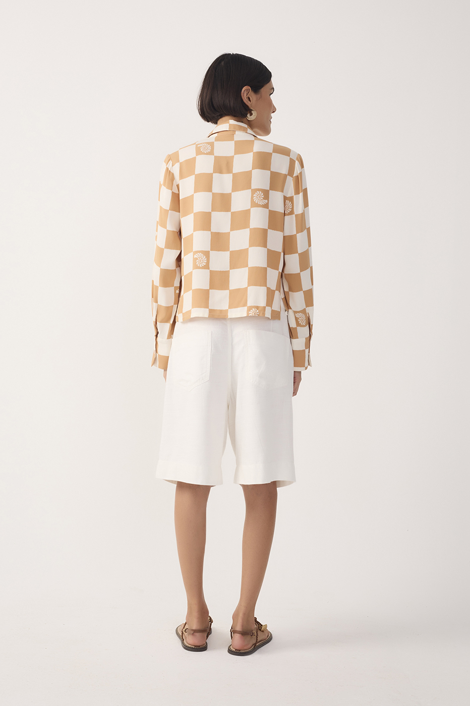 Off-White Pockets Linen Bermuda Shorts