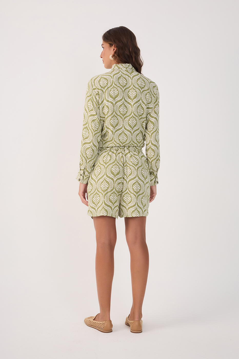 Green Jardim Side Pockets Crepe Shorts