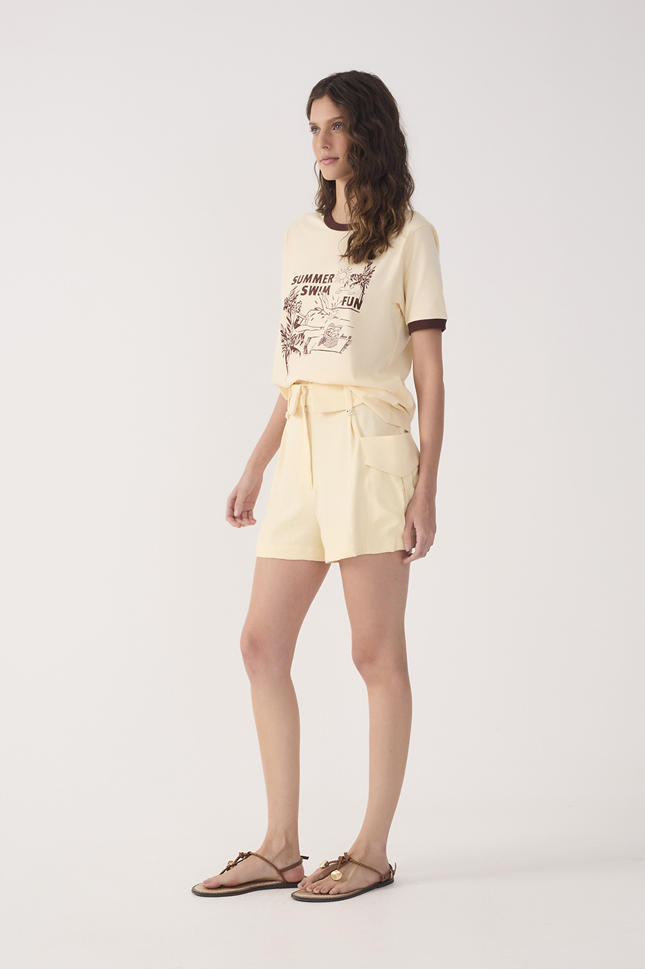 Beige Side Pockets Pleated Shorts
