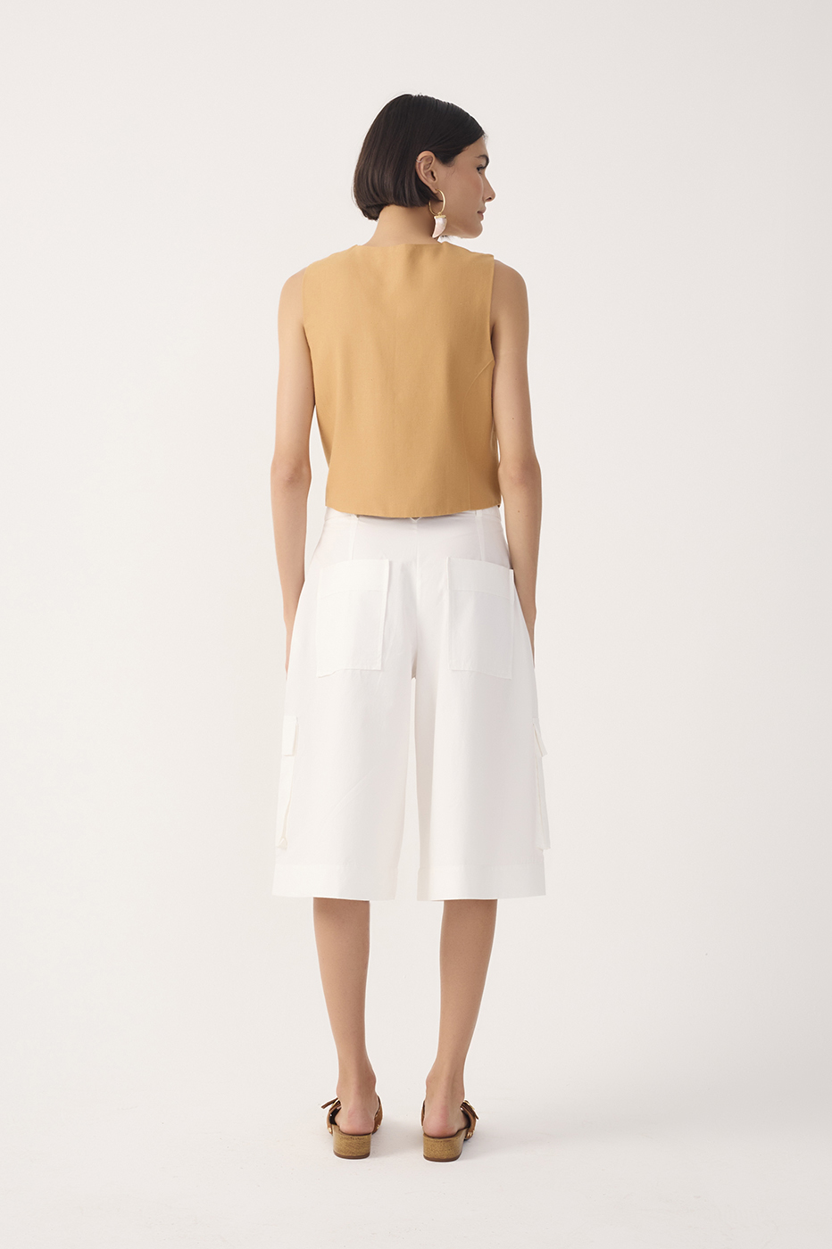 Off-White Pockets Utility Bermuda Shorts
