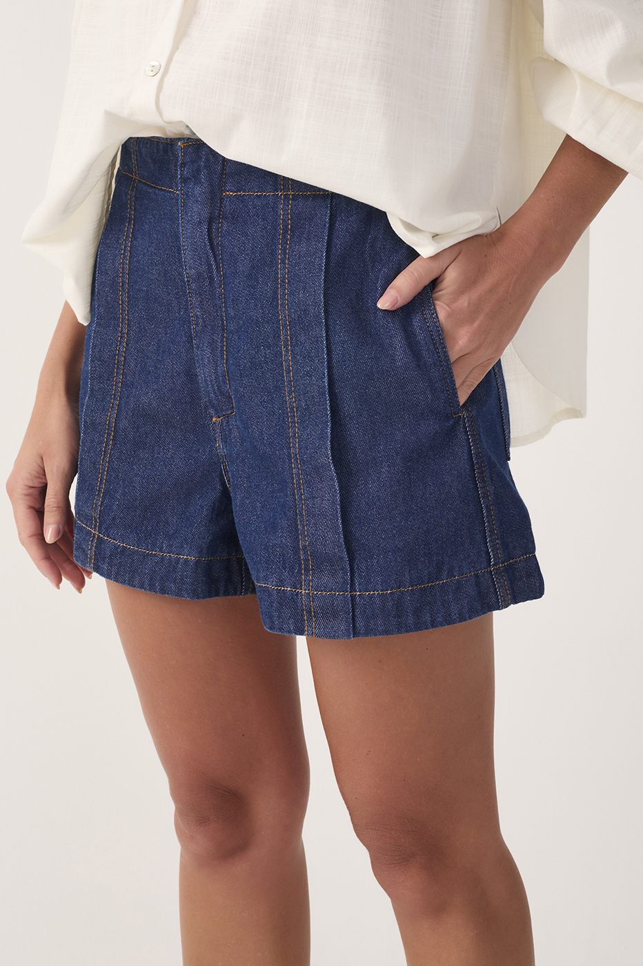 Denim Topstitching Shorts