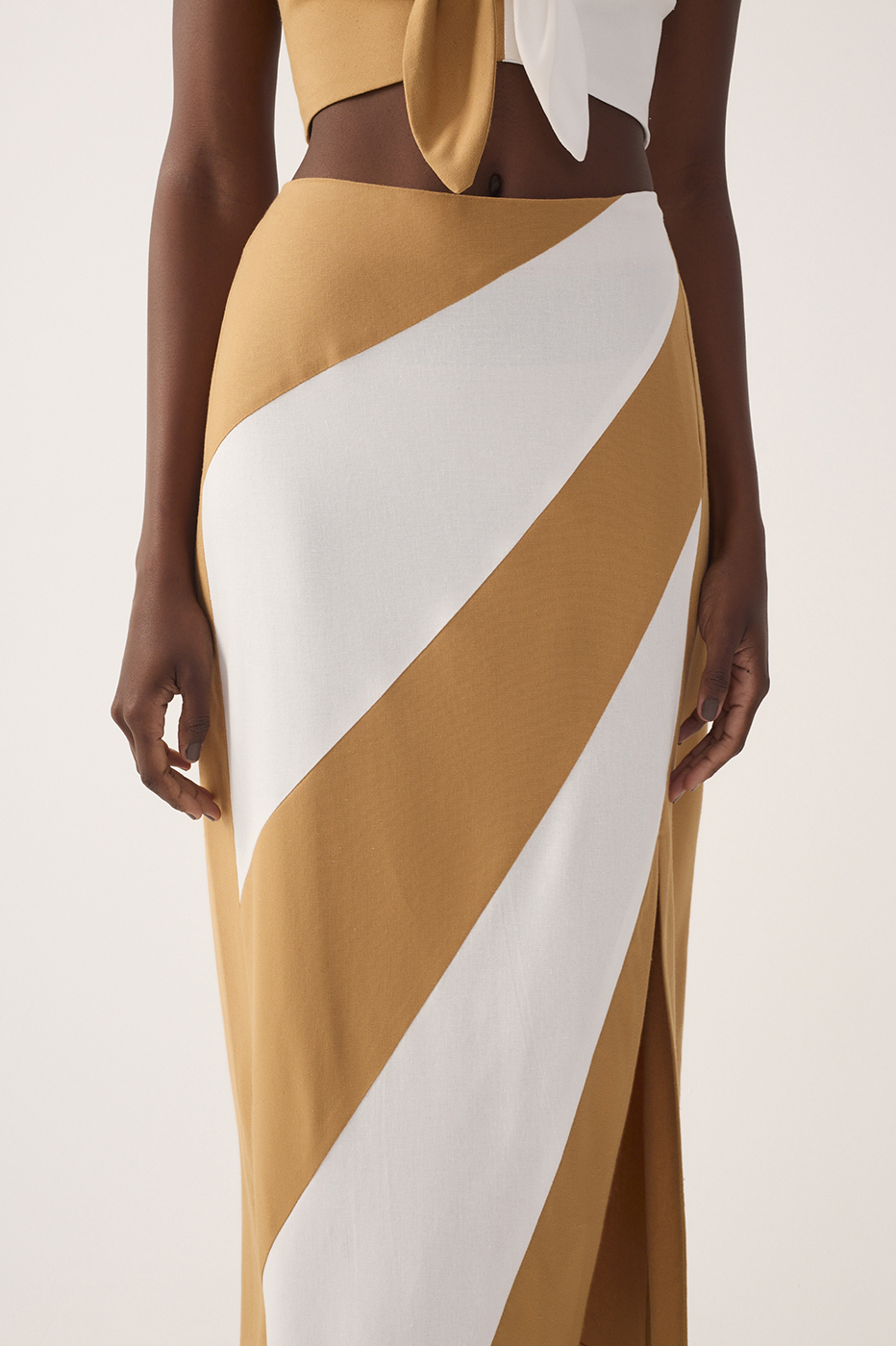 Bicolor Front Slit Midi Linen Skirt