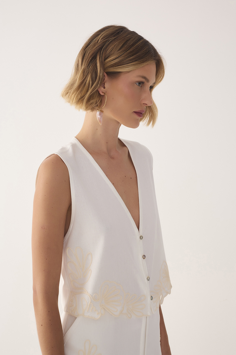 Off-White Embroidered Hem Linen Vest