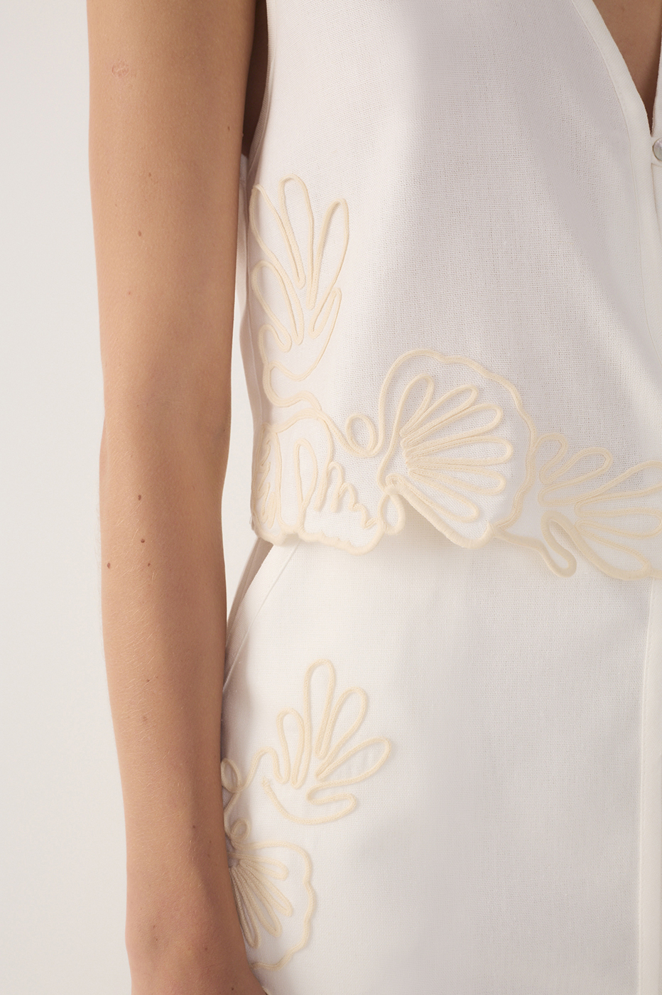 Off-White Embroidered Hem Linen Vest