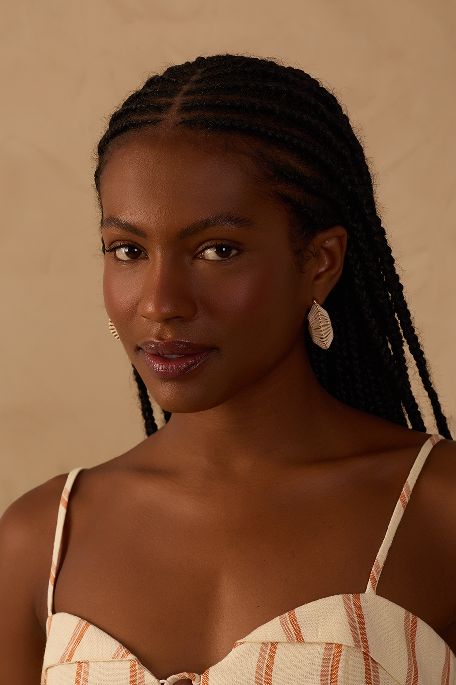 Encanto Small Hoop Earrings