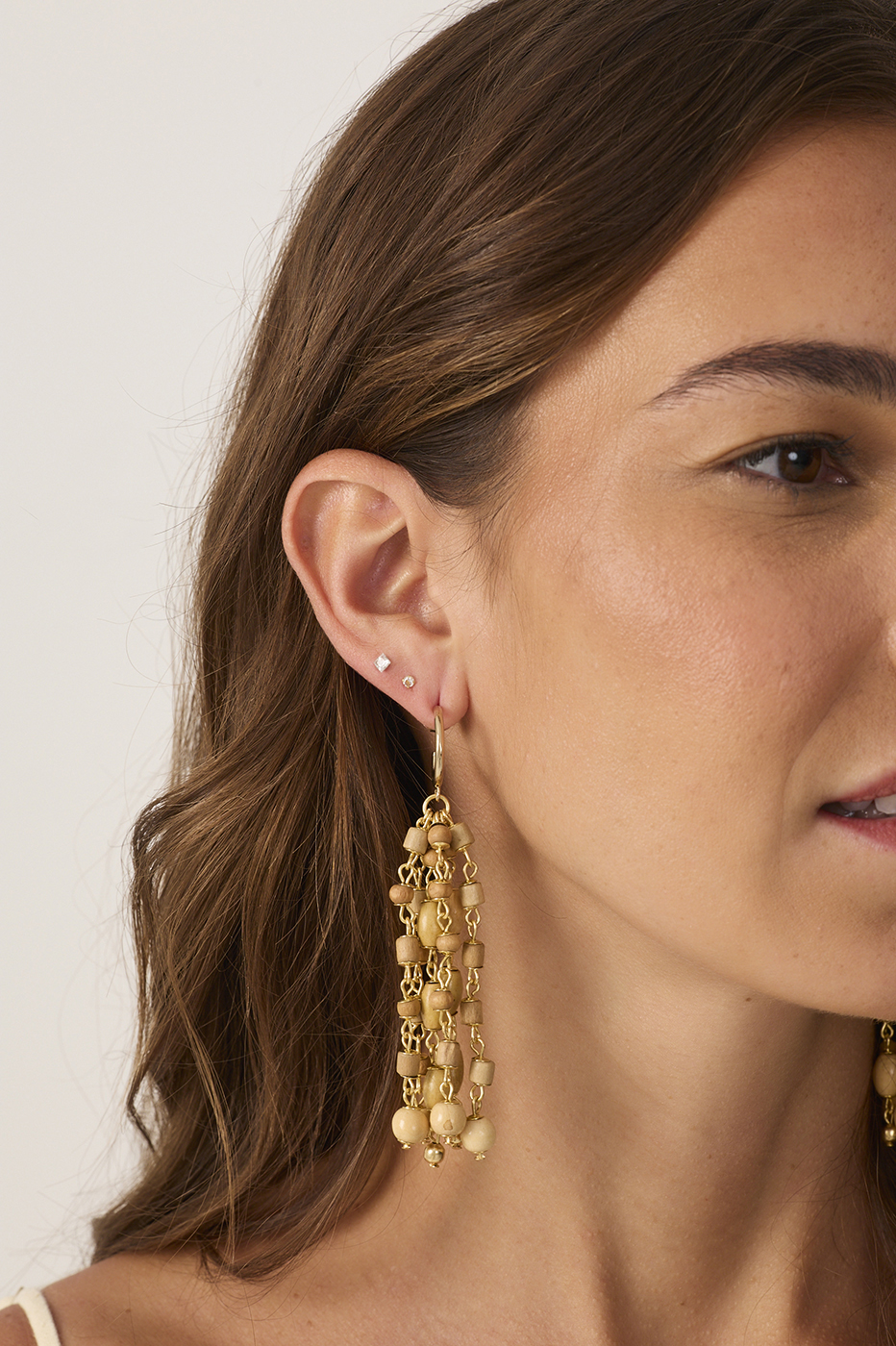Beige Som do Mar Wooden Beads Earrings