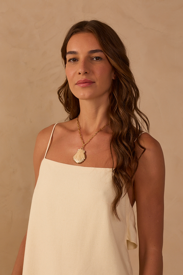 Straw Scallop Medallion Necklace