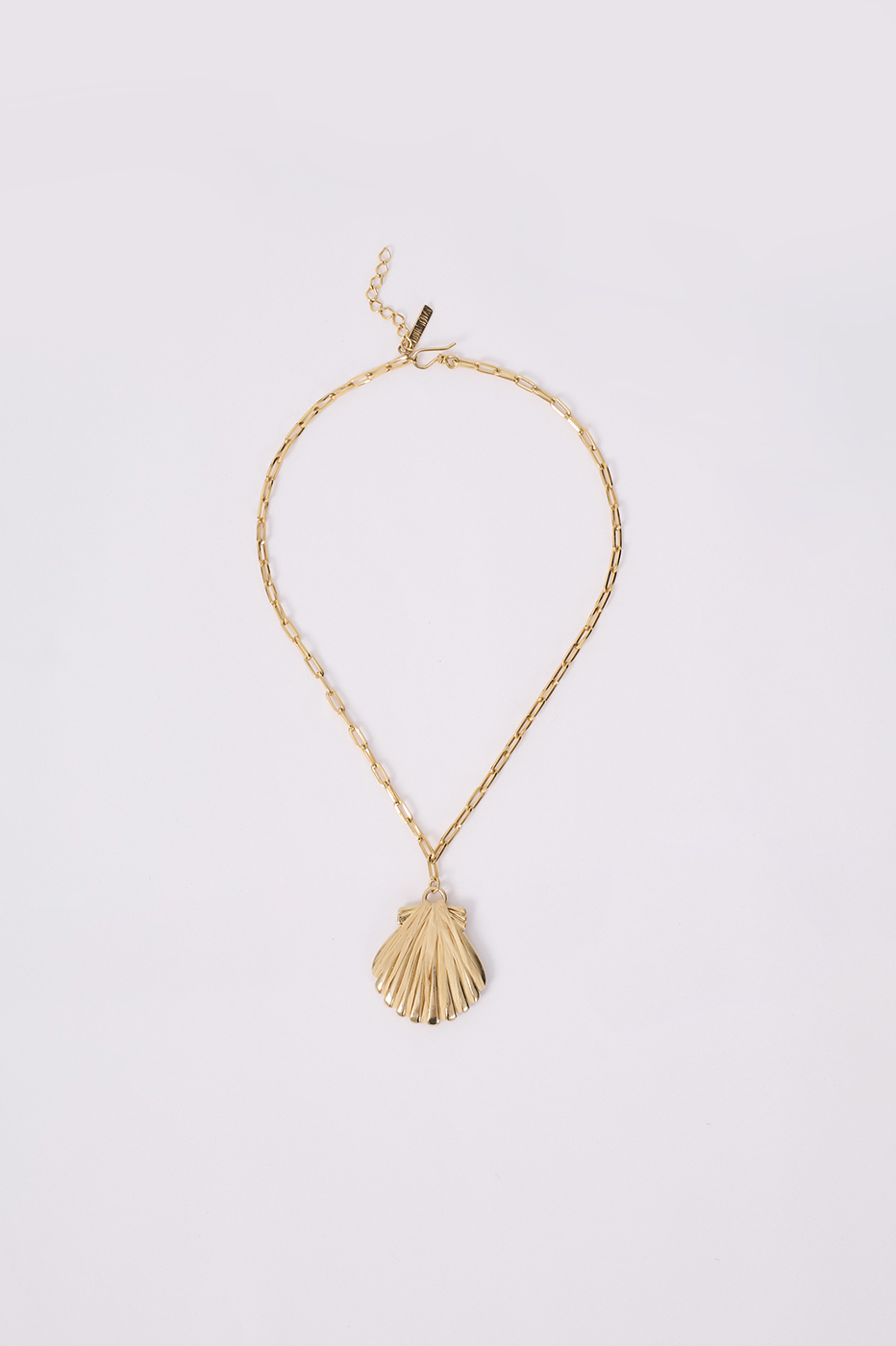 Straw Scallop Medallion Necklace