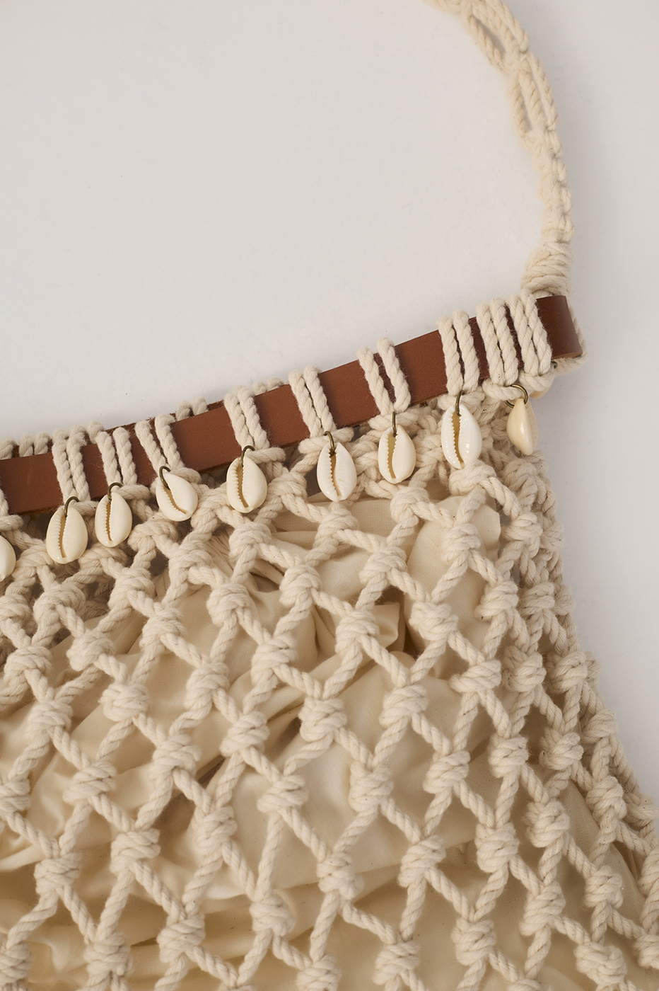 Beige Shells Macrame Bag