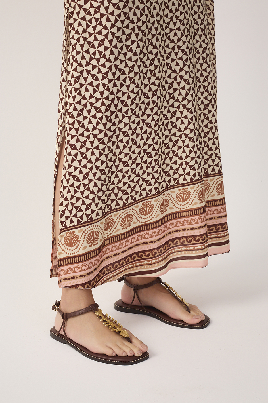 Beige Solst¨ªcio Side Slit Maxi Dress